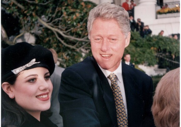 INGEN LYKKELIG SLUTT: Monica Lewinsky ble i 1998 verdenskjent for sitt forhold med den daværende presidenten Bill Clinton. Her avbildet i 1996. Foto: NTB Scanpix INGEN LYKKELIG SLUTT: Monica Lewinsky ble i 1998 verdenskjent for sitt forhold med den daværende presidenten Bill Clinton. Her avbildet i 1996. Foto: NTB Scanpix